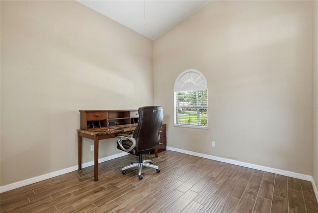 5274 WHITE SAND CIRCLE NE, St Petersburg, FL 33703