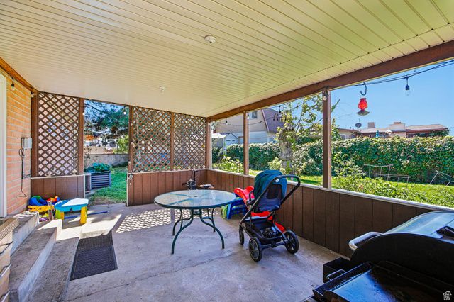 9956 S ASTER LN, Sandy, UT 84094