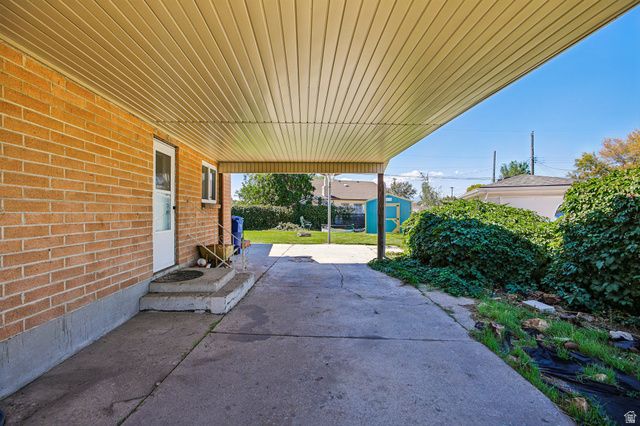 9956 S ASTER LN, Sandy, UT 84094
