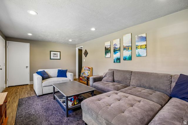 9956 S ASTER LN, Sandy, UT 84094