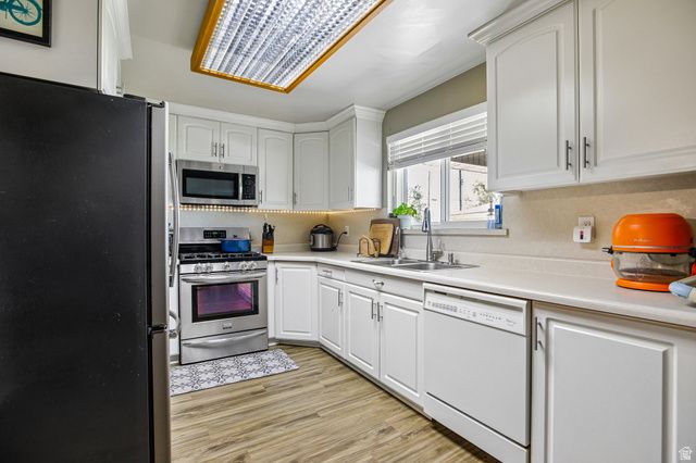 9956 S ASTER LN, Sandy, UT 84094