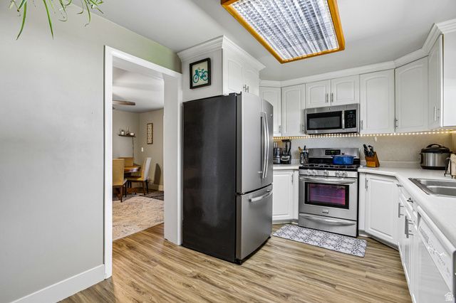 9956 S ASTER LN, Sandy, UT 84094