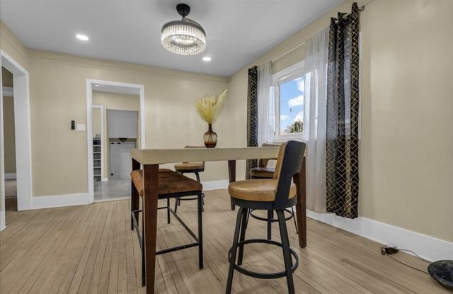 10320 Crocuslawn Street, Detroit, MI 48204