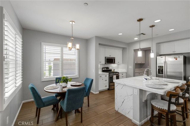 21730 Bene, Saugus, CA 91350