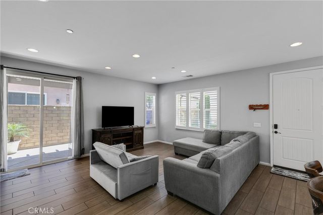 21730 Bene, Saugus, CA 91350