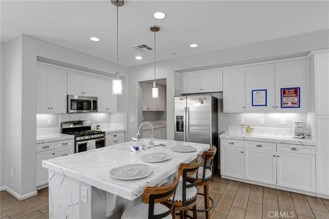 21730 Bene, Saugus, CA 91350