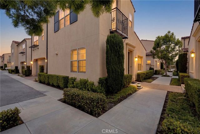 21730 Bene, Saugus, CA 91350