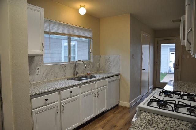 20734 Settlers Lake Circle N, Katy, TX 77449