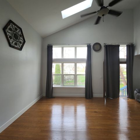 23 Linden Court, South Elgin, IL 60177