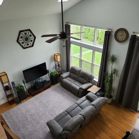 23 Linden Court, South Elgin, IL 60177