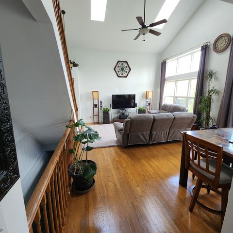 23 Linden Court, South Elgin, IL 60177