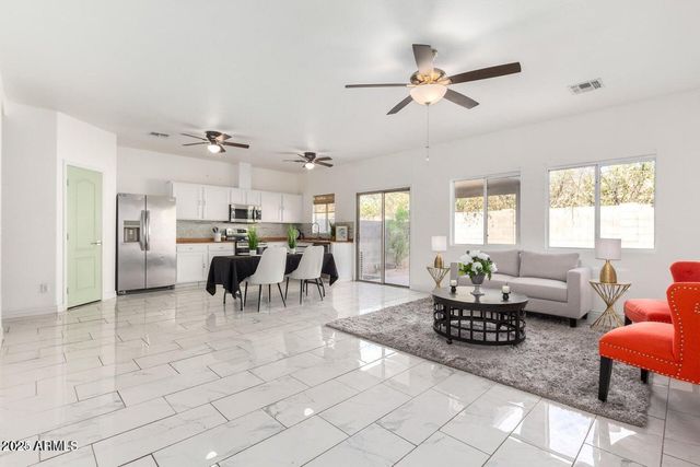 10823 N 70TH Avenue, Peoria, AZ 85345