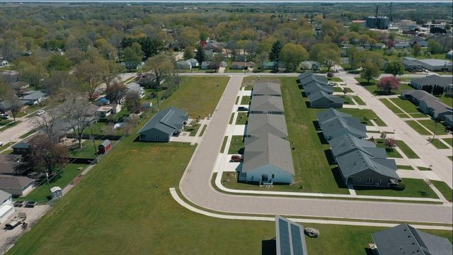 815 Parkside Lane, Charles City, IA 50616