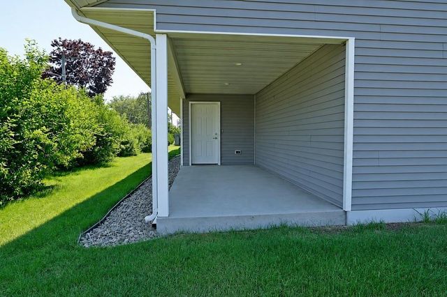 815 Parkside Lane, Charles City, IA 50616