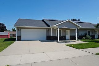 815 Parkside Lane, Charles City, IA 50616