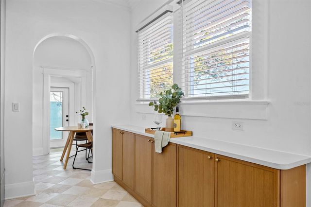 5606 N MIAMI AVENUE, Tampa, FL 33604