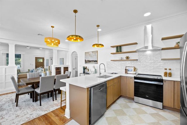 5606 N MIAMI AVENUE, Tampa, FL 33604