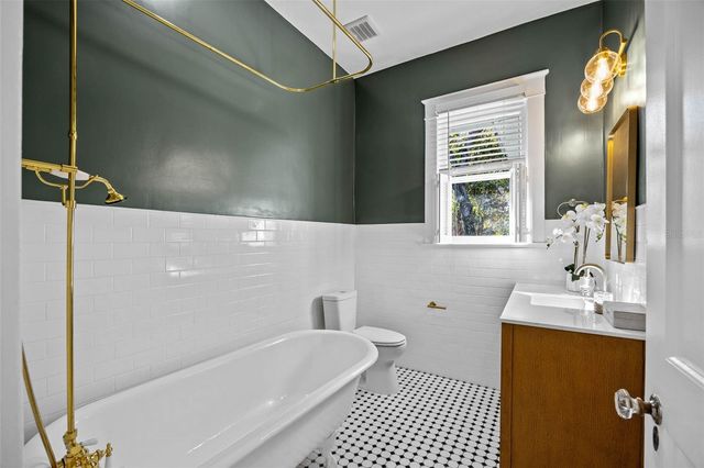 5606 N MIAMI AVENUE, Tampa, FL 33604