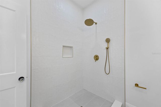 5606 N MIAMI AVENUE, Tampa, FL 33604