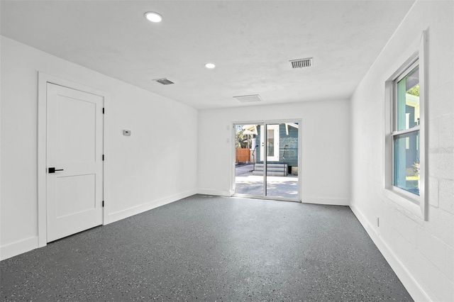 5606 N MIAMI AVENUE, Tampa, FL 33604