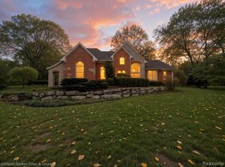 2358 Canterwood, Highland, MI 48357