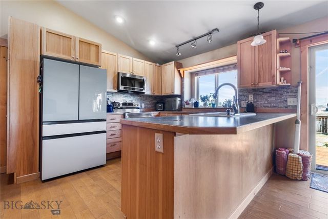 422 E River Rock Road, Belgrade, MT 59714