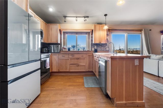 422 E River Rock Road, Belgrade, MT 59714