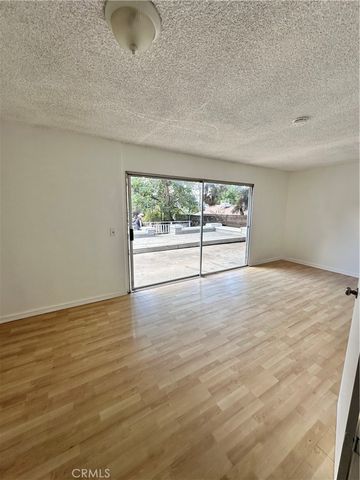 2415 Mercedes, Highland, CA 92346