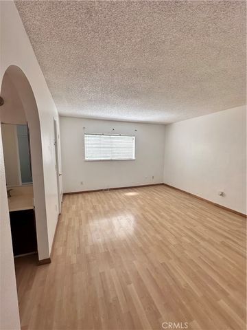 2415 Mercedes, Highland, CA 92346