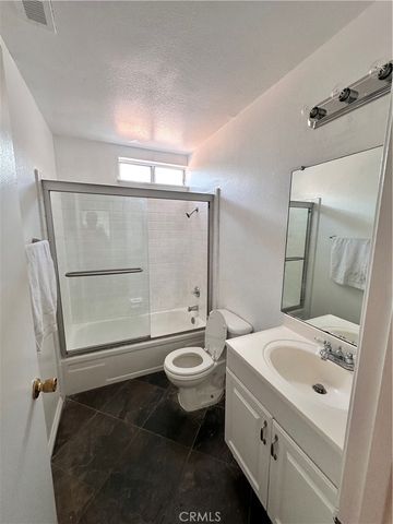 2415 Mercedes, Highland, CA 92346