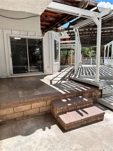 2415 Mercedes, Highland, CA 92346