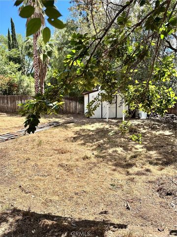 2415 Mercedes, Highland, CA 92346