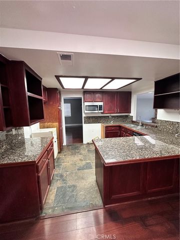 2415 Mercedes, Highland, CA 92346