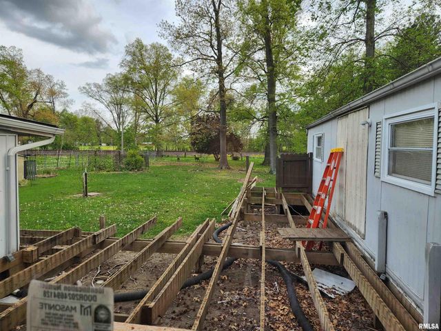 14625 E E IL Hwy 15 Highway, Mt Vernon, IL 62864