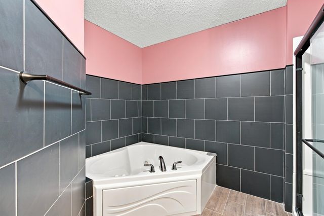 8605 Tessman Circle N, Brooklyn Park, MN 55445