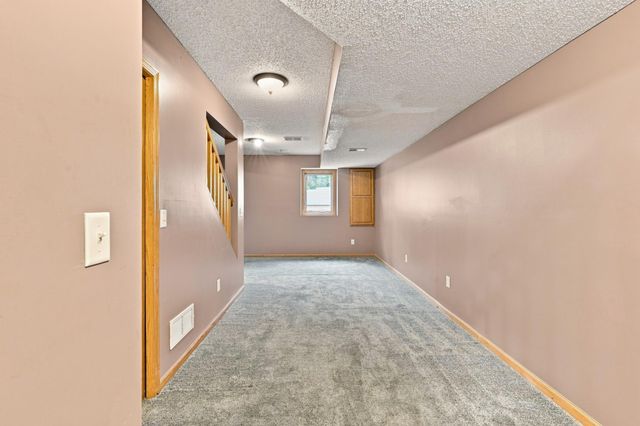 8605 Tessman Circle N, Brooklyn Park, MN 55445