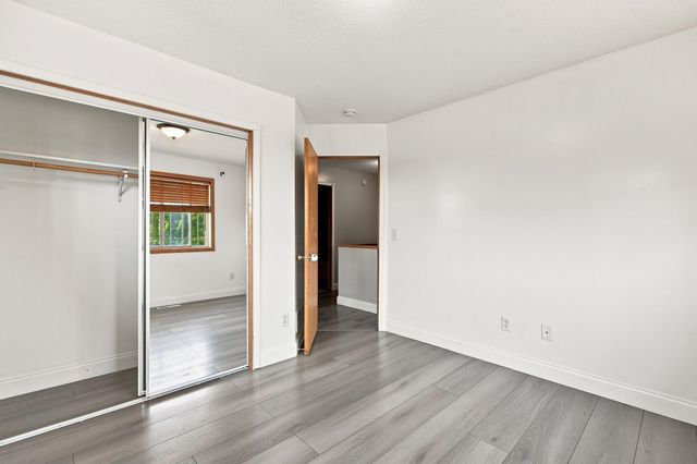 8605 Tessman Circle N, Brooklyn Park, MN 55445