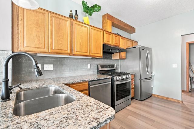 8605 Tessman Circle N, Brooklyn Park, MN 55445