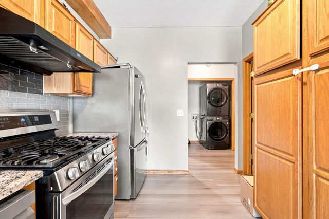 8605 Tessman Circle N, Brooklyn Park, MN 55445