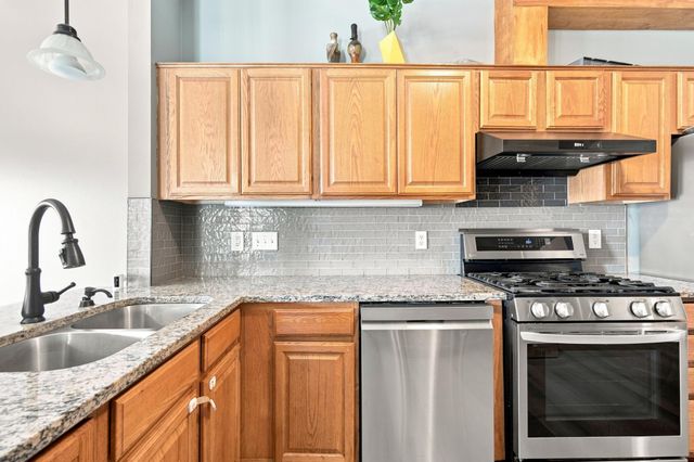 8605 Tessman Circle N, Brooklyn Park, MN 55445