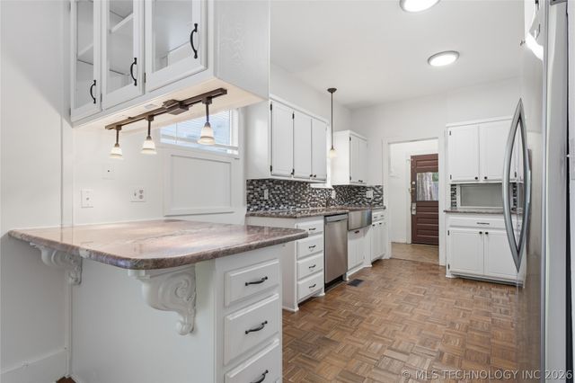 1527 S Yorktown Avenue, Tulsa, OK 74104