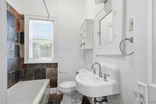 1527 S Yorktown Avenue, Tulsa, OK 74104
