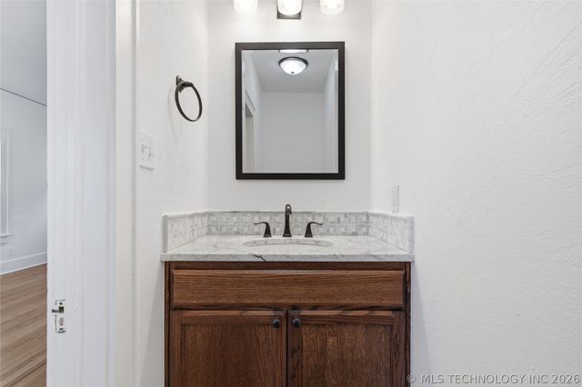 1527 S Yorktown Avenue, Tulsa, OK 74104