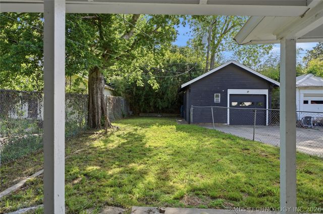 1527 S Yorktown Avenue, Tulsa, OK 74104