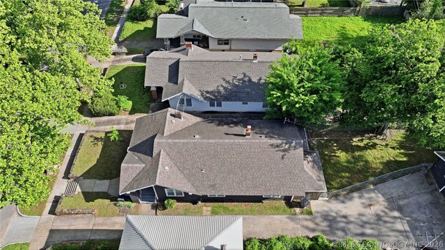 1527 S Yorktown Avenue, Tulsa, OK 74104