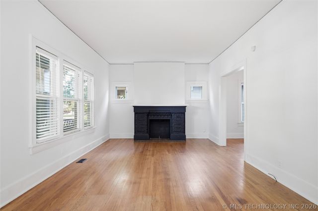 1527 S Yorktown Avenue, Tulsa, OK 74104