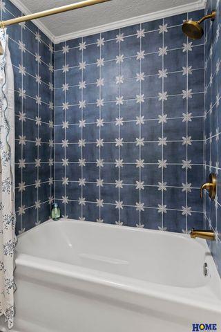 6121 Lexington Avenue, Lincoln, NE 68505