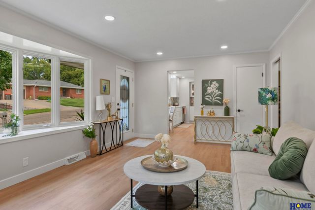 6121 Lexington Avenue, Lincoln, NE 68505