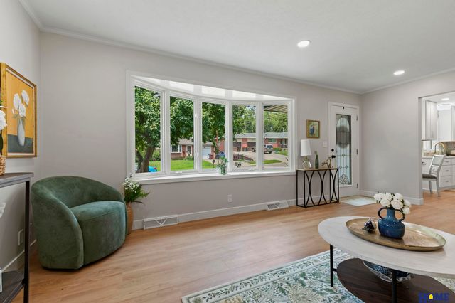 6121 Lexington Avenue, Lincoln, NE 68505