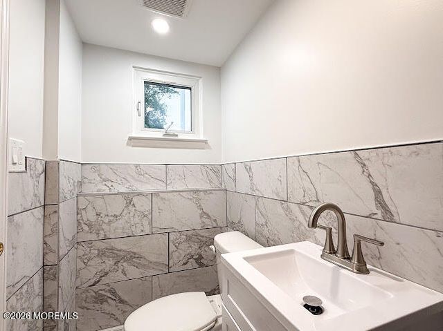 8 Forsgate Drive, Freehold, NJ 07728